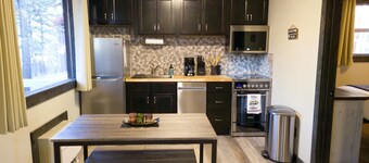 Baby Bear Cabin 3 - community pool and hottub.