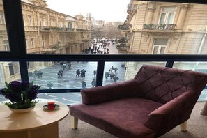 Ropa de cama de alta calidad y minibar 