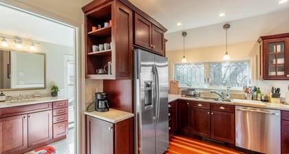 Historic Carriage House Next to Brown/RISD with Free Parking!