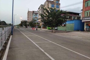 Unclassified image, 5 of 17, button - Danzhou Hongyunting Hotel (Danzhou)
