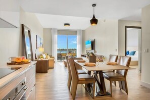 Dining - Front Bay View Terrace | Amazing Pool (Hollywood)