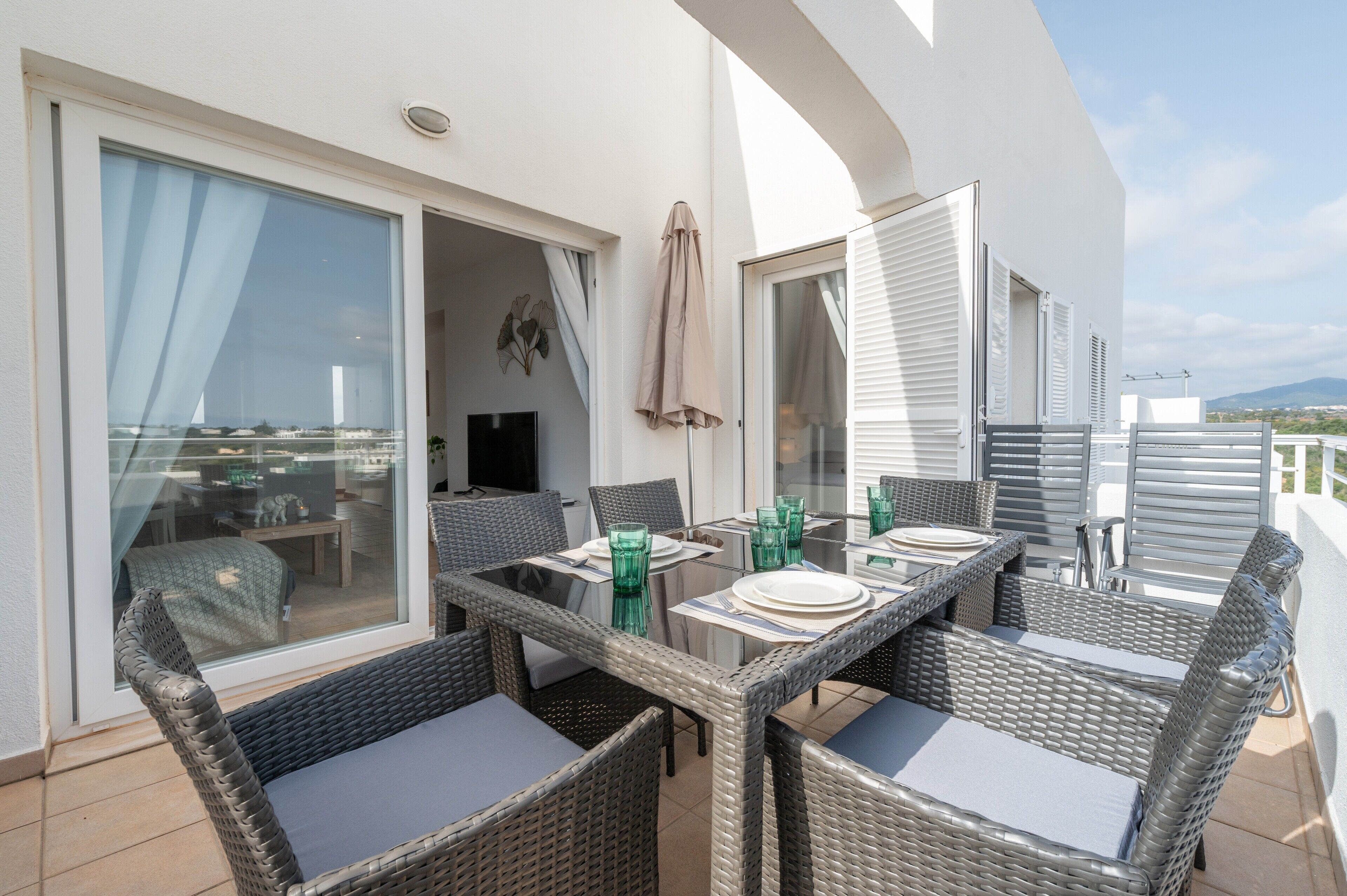 屋外ダイニングエリア