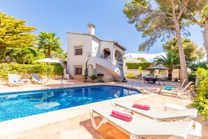 Pool - Villa 'Feliz ' with Private Pool, Wi-Fi and Air Conditioning (Calpe)