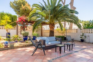 Terrace/patio - Villa 'Feliz ' with Private Pool, Wi-Fi and Air Conditioning (Calpe)