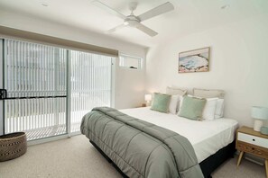 3 bedrooms, desk, iron/ironing board, travel cot