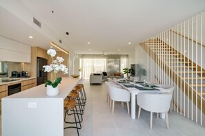 Dining - Ocean Views & Lift - 3 Level Luxury Townhouse (Kings Beach)