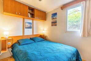 3 bedrooms, iron/ironing board