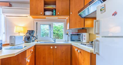 "Mobilhome Bord De Mer Gujan Mestras" with Shared Pool, Private Terrace & A/C