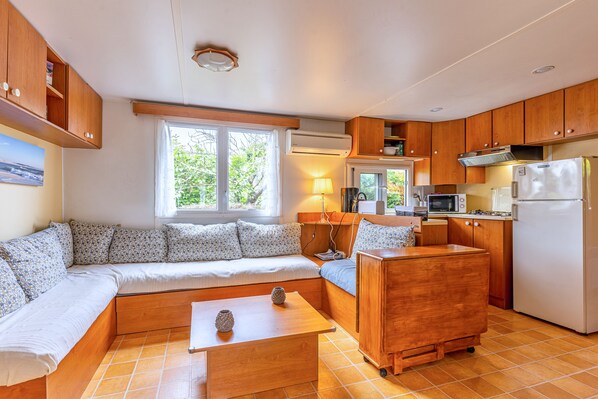 Televisio, pöytätennispöytä