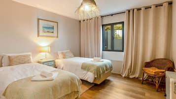 2 bedrooms, iron/ironing board, free WiFi, bed sheets