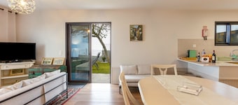 Apartment 'Referta Apartamento T2' with Sea View, Shared Garden and Wi-Fi