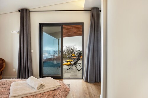 Apartment 'Referta Apartamento T1' with Sea View, Private Terrace and Wi-Fi