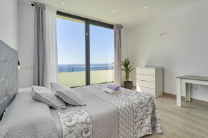 6 dormitorios, tabla de planchar con plancha, wifi gratis y ropa de cama