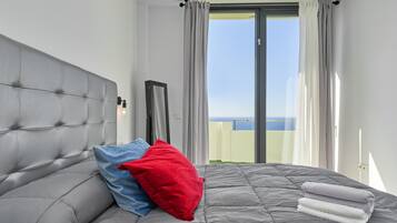 6 slaapkamers, een strijkplank/strijkijzer, gratis wifi, beddengoed