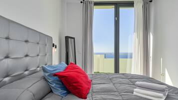 6 slaapkamers, een strijkplank/strijkijzer, gratis wifi, beddengoed