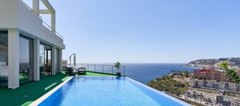 Holiday Home 'Villa Joya Del Mediterraneo' with Sea Views, Wi-Fi and Air Conditioning