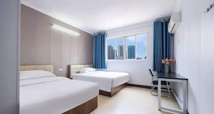 Huanggang Quanxing Hotel