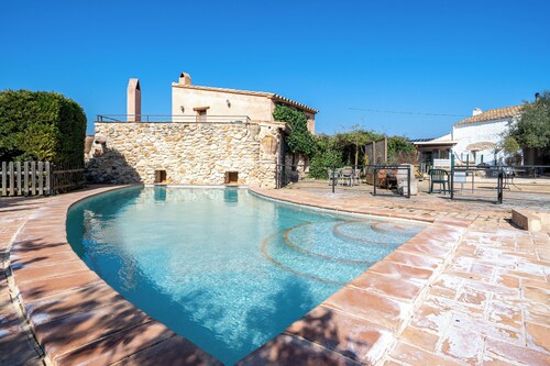 Country House "Lo Paller" with Mountain View, Shared Pool & Wi-Fi