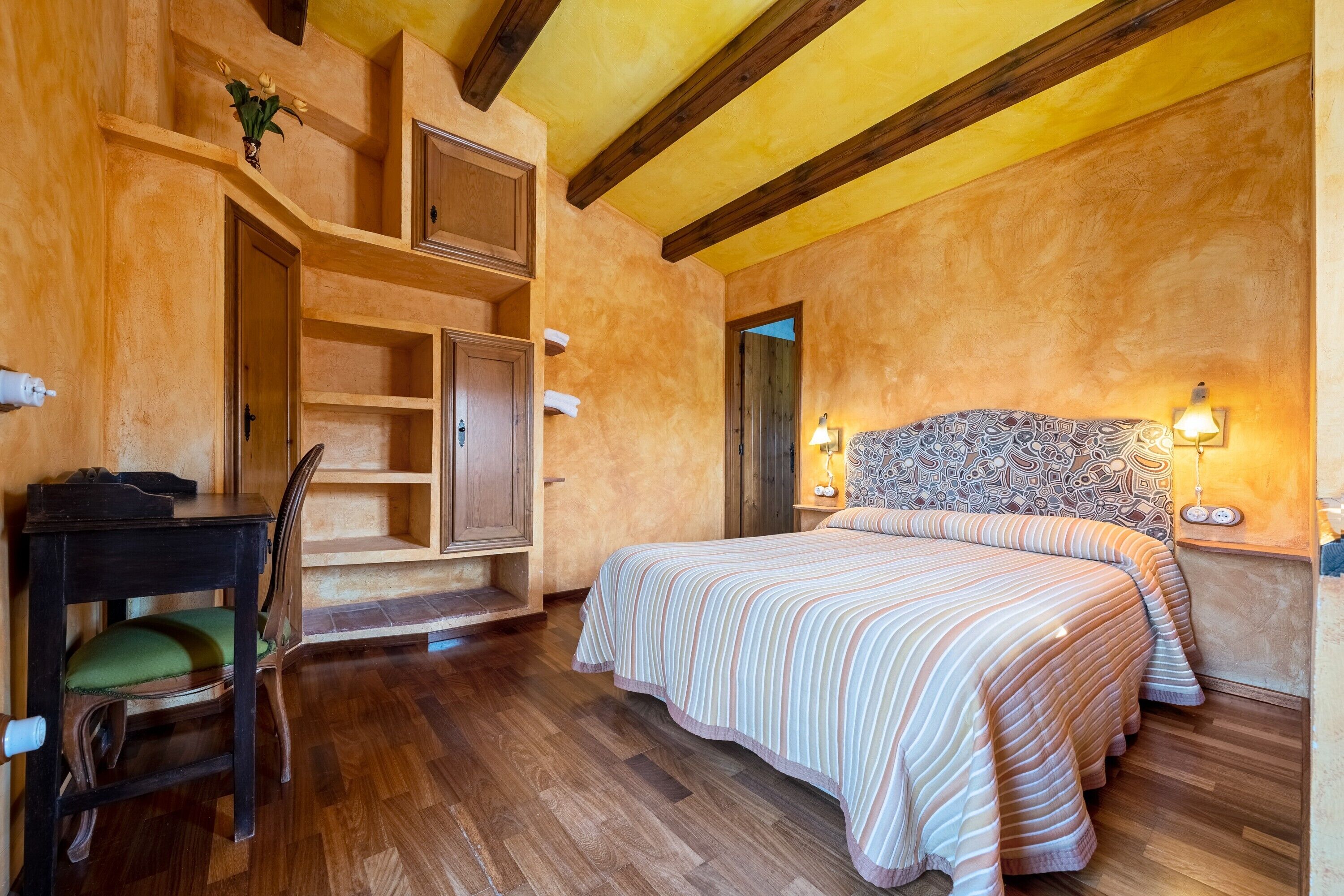 2 quartos, ferros/tábuas de passar roupa, Wi-Fi de cortesia