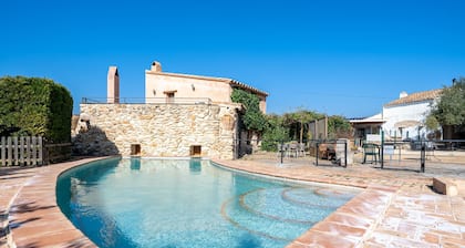 Finca "Lo Paller" mit Bergblick, Gemeinschaftspool und WLAN
