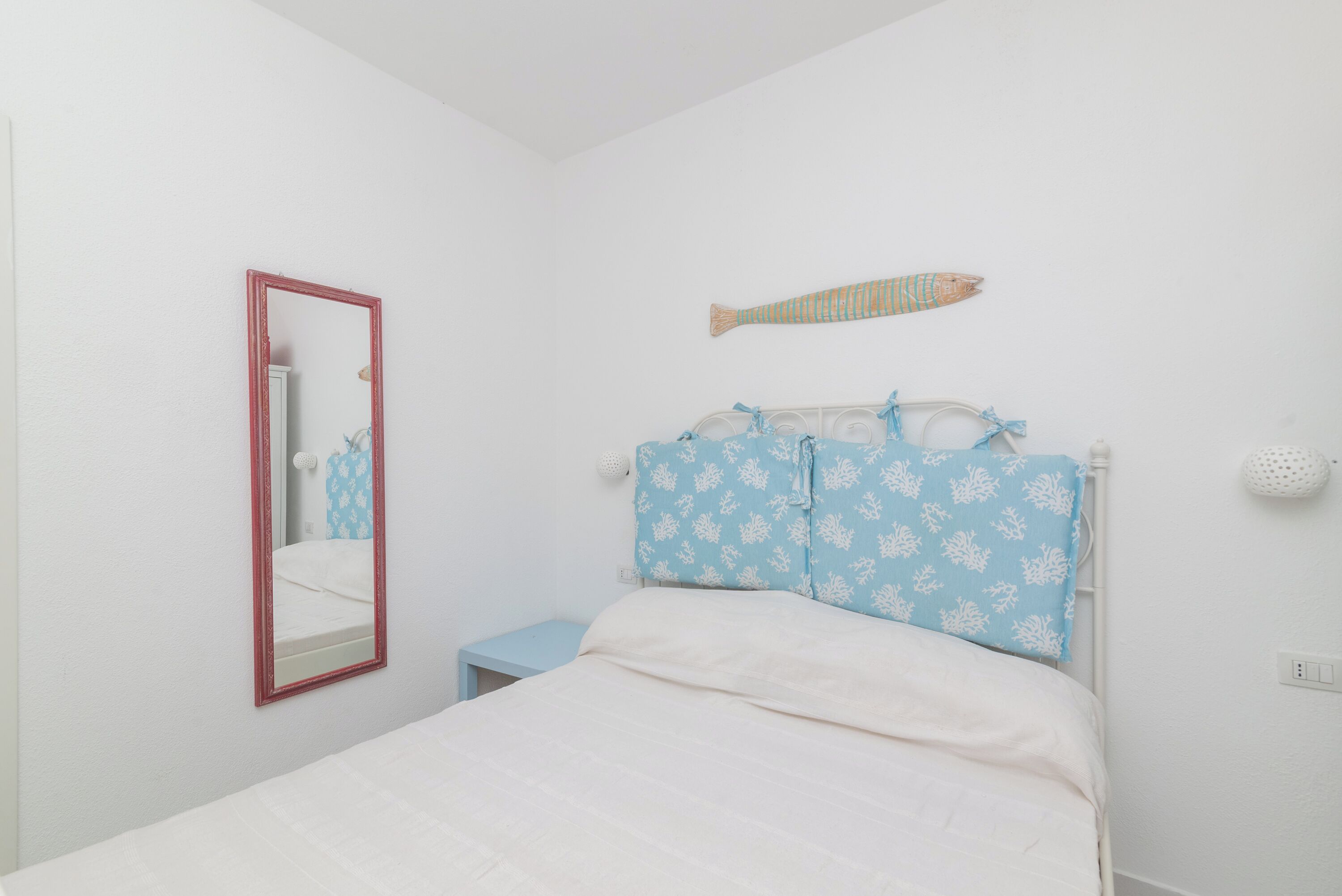 1 chambre, fer et planche à repasser, draps fournis