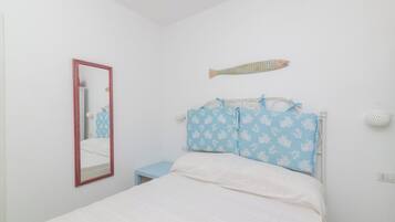 1 chambre, fer et planche Ă repasser, draps fournis