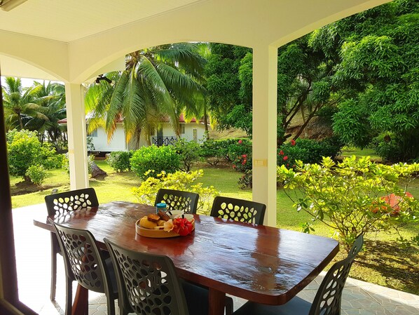 Outdoor dining