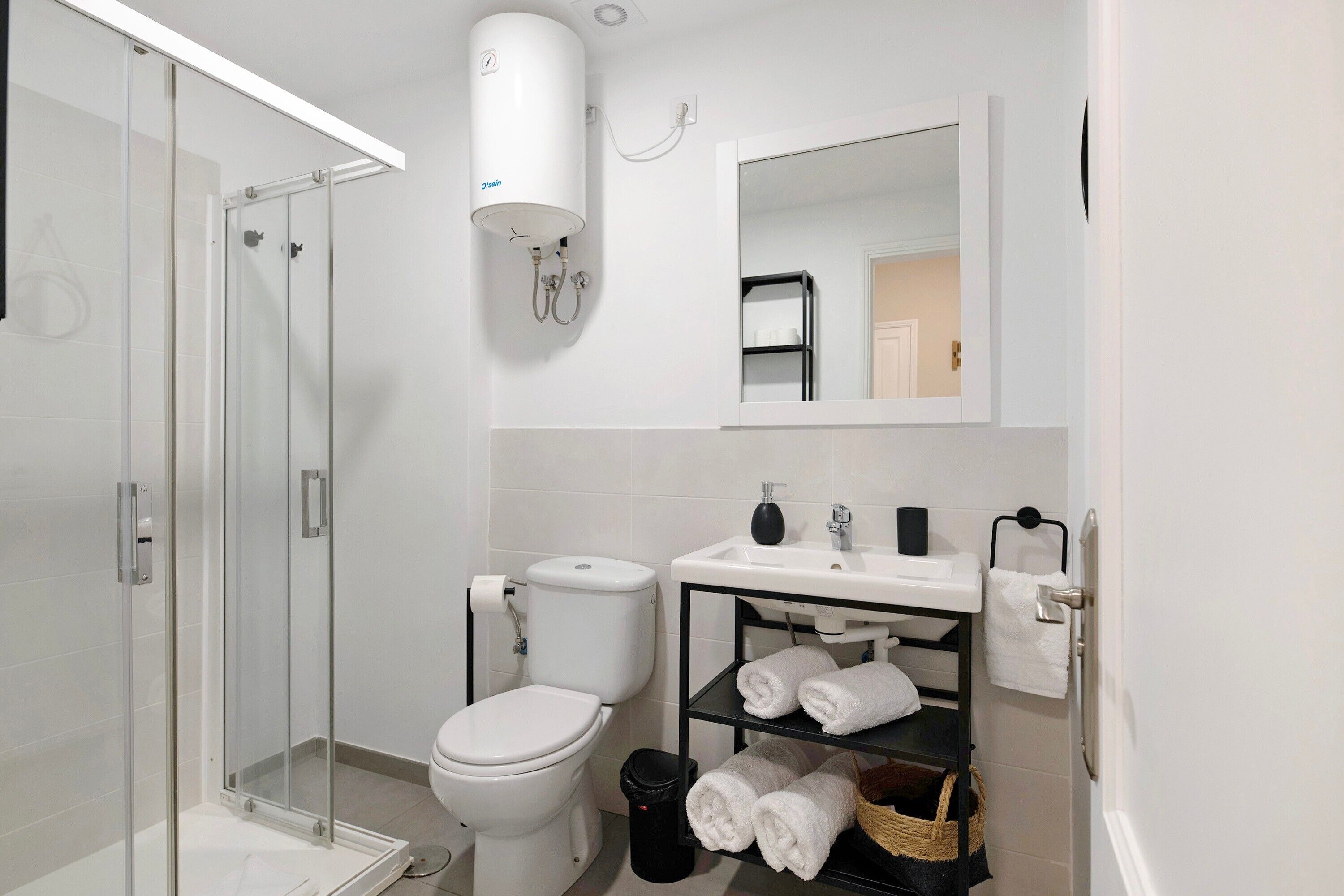 淋浴设施、吹风机、毛巾