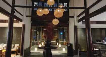 Jiuzhou Inn