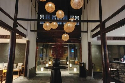Jiuzhou Inn
