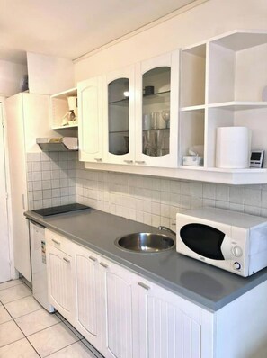 Fridge, electric kettle - Studio Paris, Créteil bord de Marne with Parking (Créteil)