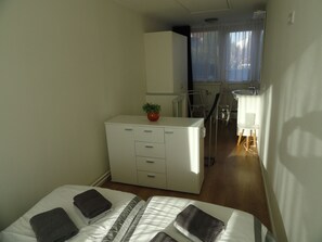 1 chambre, lit parapluie, Wi-Fi, draps fournis