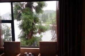 Room - Lianhu Hotel (Qinglong)