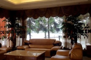 Interior - Lianhu Hotel (Qinglong)