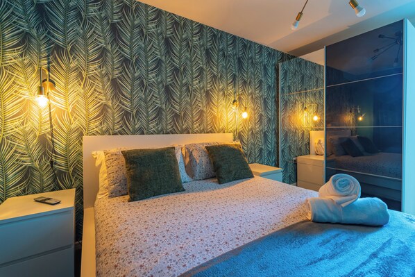 4 bedrooms, iron/ironing board, free WiFi, bed sheets