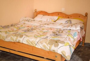 1 bedroom, bed sheets - Quiet, friendly and homely (Rumuruti)