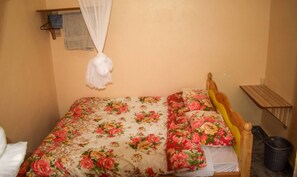 1 bedroom, bed sheets - Quiet, friendly and homely (Rumuruti)