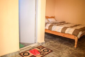 1 bedroom, bed sheets - Quiet, friendly and homely (Rumuruti)