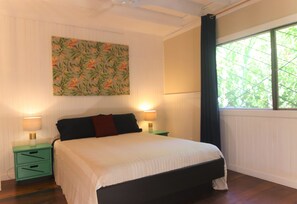 3 bedrooms, travel crib, free WiFi, bed sheets - Airy Home in Prized Location. Pool, Canopy View, Near Beach. Family/Pet Friendly (Puerto Viejo)