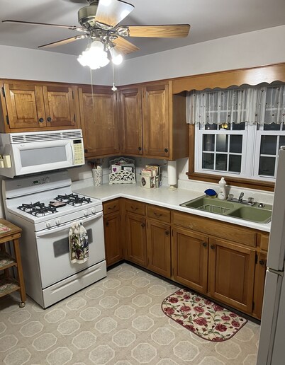 A Wonderful 3 Bedroom House Close to the Shawnee National Forest !