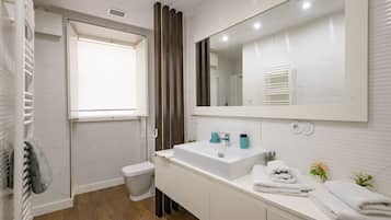 Apartment | Bathroom | Towels