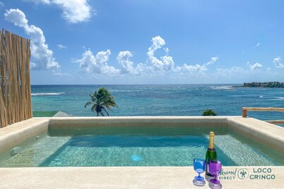 Beautiful beachfront villa, perfect for large groups, heated pools and a chef