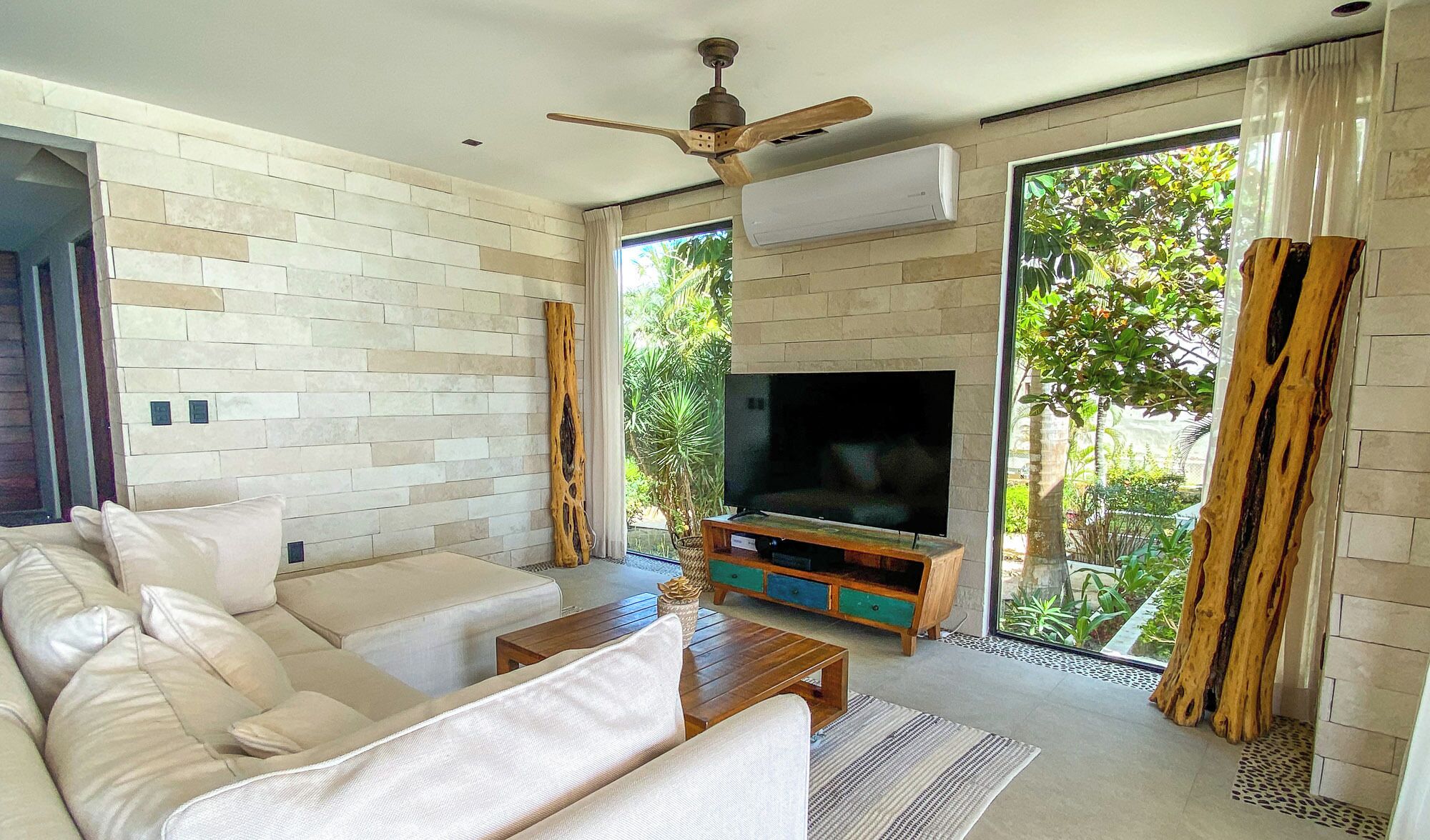 Beautiful Beachfront Villa, Perfect For Large Groups, Heated Pools And A Chef - Akumal