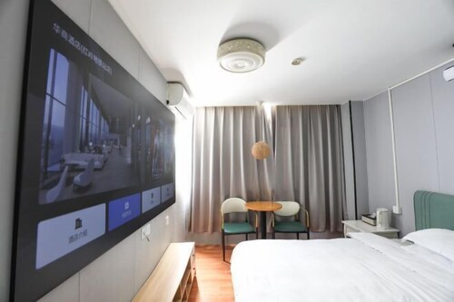 Shenzhen Huashang Hotel (Hongling Subway Station KKmall)