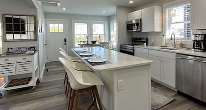 "America's Cup" Beach Cottage