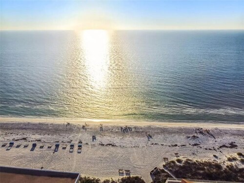 Beautiful Indian Shores condo with private beach access 