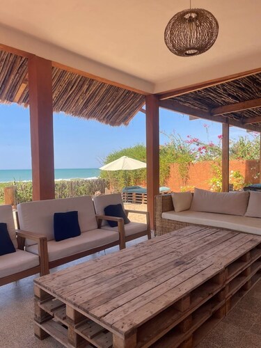 THE GUEREO HOUSE. ¨FOOT IN THE WATER