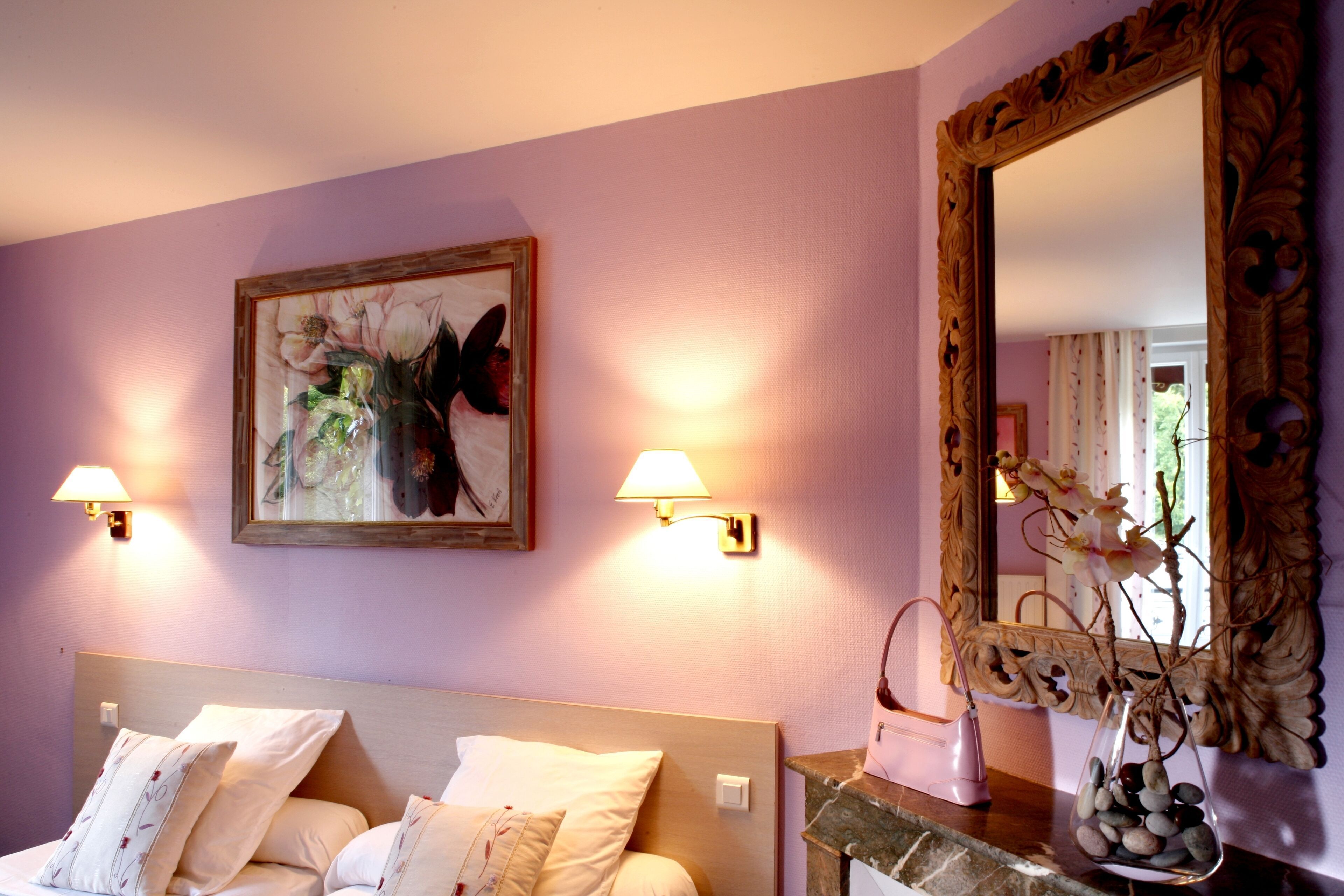 Decoración personalizada, muebles diferentes y escritorio 
