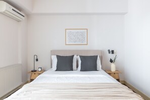 Standard Apartment | 1 bedroom, desk, laptop workspace, blackout curtains - Panoramic 1BR Apt near Kallimarmaro (Athens)