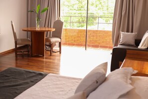 이그제큐티브룸 | 메모리폼 침대, 미니바, 객실 내 금고, 책상